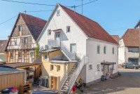 Bild (03ac9bbc4d73d49cb1185d185009a67a): Attraktives Mehrfamilienhaus mit zus�tzlichem Bauplatz � Ideal f�r Kapitalanleger und Eigennutzer