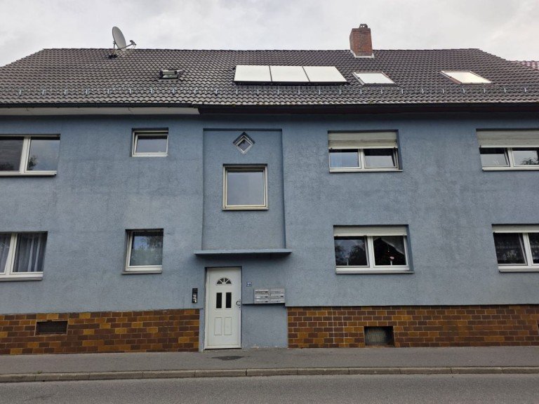 Hausansicht Adelsheim Mehrfamilienhaus Saniertes und modernisiertes 6-Familienhaus in Adelsheim - Balkon - Terrasse - 6,2% -Renditeobjekt