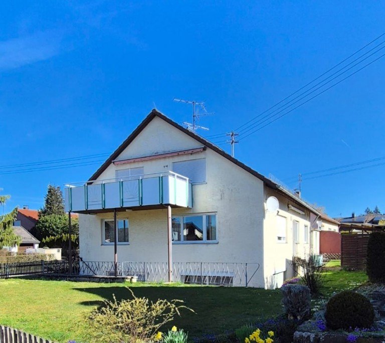 Hausansicht Schw�bisch Gm�nd Einfamilienhaus 1-2 Familienhaus in Top-Lage GD-Wustenriet -- sofort bezugsfrei --