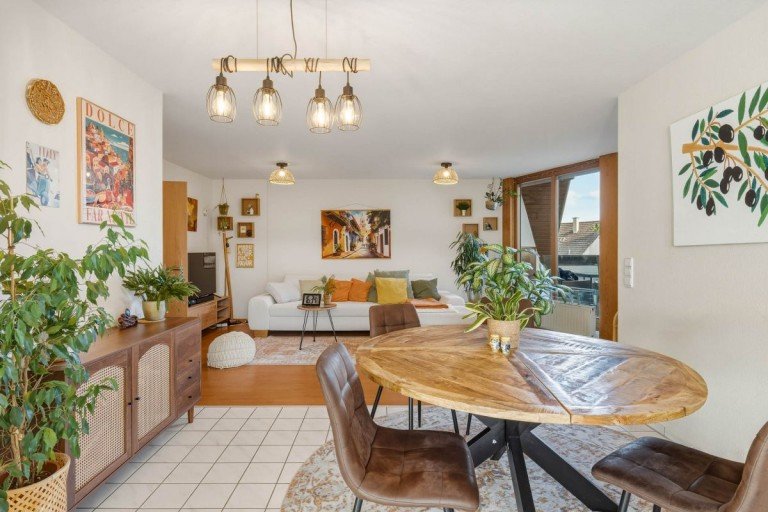 Wohn- und Essbereich Untergruppenbach Etagenwohnung 3-Zimmer-Wohnung mit Stellplatz in ruhiger Wohnlage von Untergruppenbach