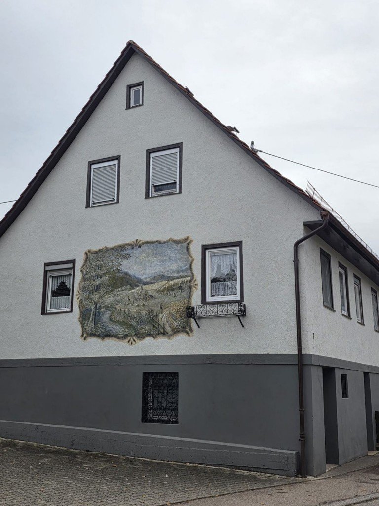 Hausansicht Murrhardt Einfamilienhaus Fachwerk mit Charakter: Einfamilienhaus mit Garten, Scheune und vielseitigen Nutzungsm�glichkeiten