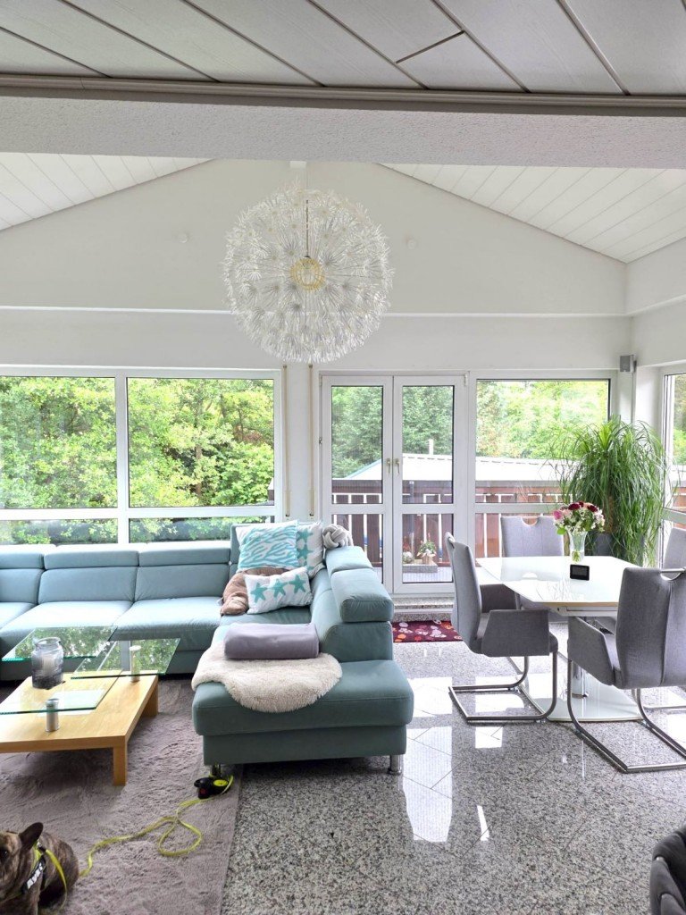 Wohn- und Essbereich Weissach im Tal Etagenwohnung Gro�e 5-Zimmer-Wohnung mit 2 Balkonen, Wintergarten und Garten in Weissach im Tal