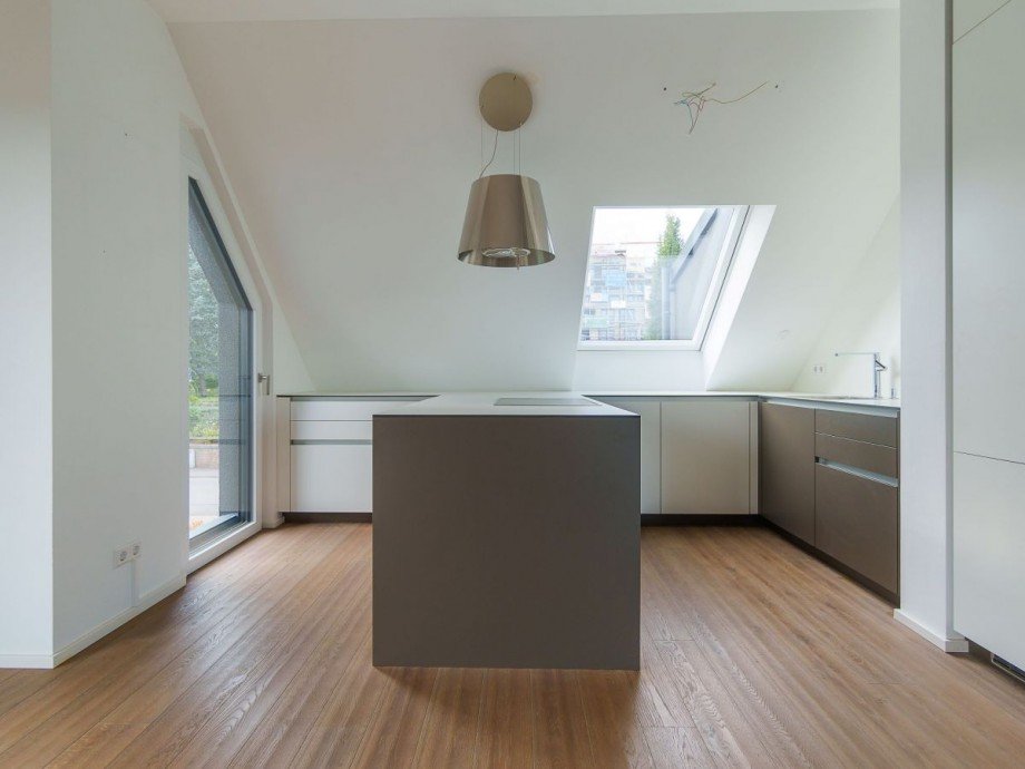 Exklusive Einbauk�che Dachgeschosswohnung Stuttgart