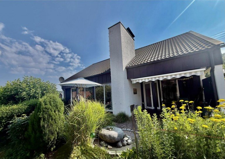 Au�enansicht Murrhardt Einfamilienhaus Lichtdurchflutetes sonnenverw�hntes Haus in exzellenter Lage und Aussicht in Murrhardt