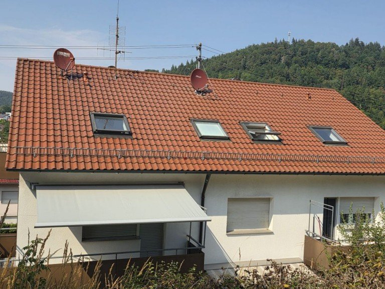 Hausansicht Murrhardt Etagenwohnung Top renoviert & ruhig gelegen: 3-Zimmer-Wohnung mit 2 Balkonen und Garage - sofort bezugsfrei