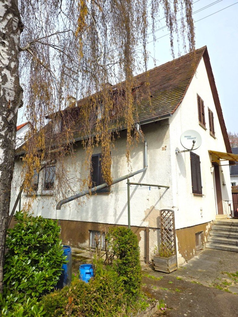 Hausansicht Backnang 71522 Einfamilienhaus Viel Platz f�r die Familie � Charmantes Einfamilienhaus mit sch�nem gro�en Garten
