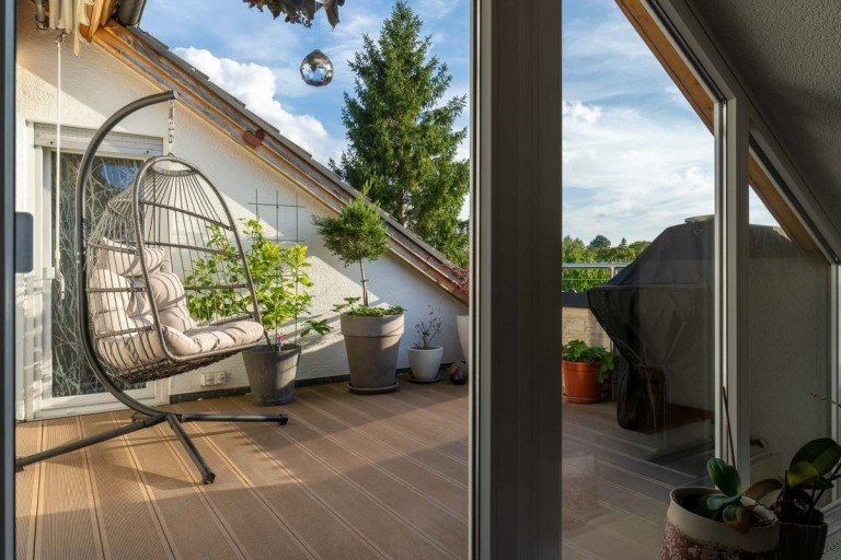 Dachterrasse Gro�bottwar Dachgeschosswohnung Gro�z�gige 4,5-Zimmer-Dachgeschosswohnung in ruhiger Wohnlage und sch�nem Ausblick
